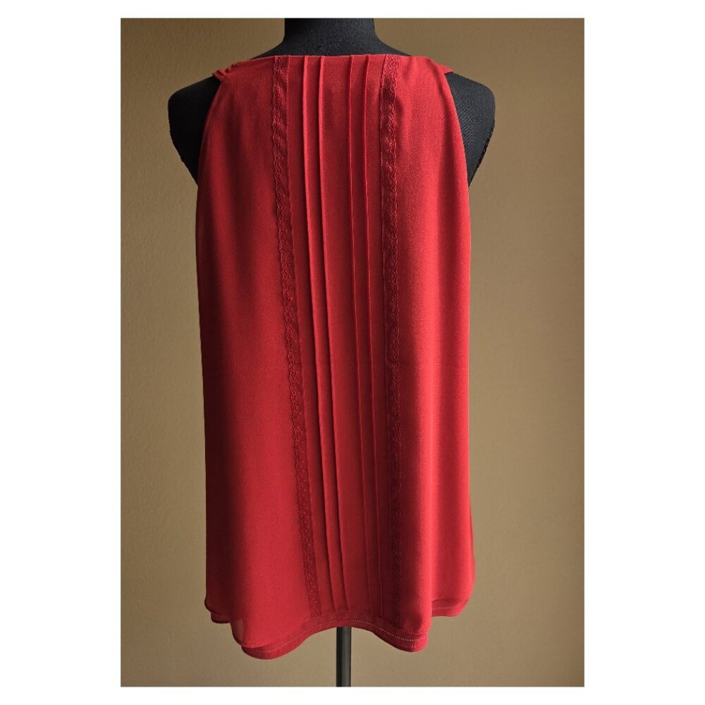 White House Black Market Red Sleeveless Blouse | Tassel Tie Keyhole Pleated Top - Picture 2 of 4
